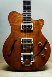 Smitty_Model_1_Curly_Mahogany_250